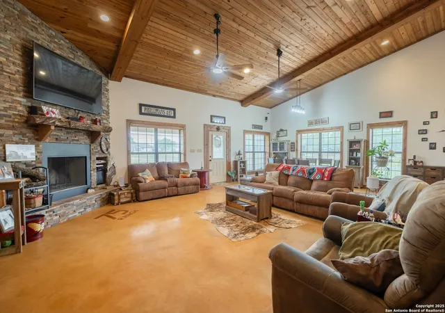 2nd image of 462 Co Rd 763 B, Devine, TX 78016 | MLS# 1924397