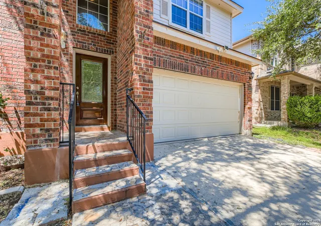 Photo 3 of Single family home for sale at 8202 Eagle Peak, Helotes, TX 78023 | MLS# 1924411 | Listing updated on 2026-03-19