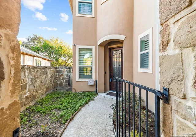 Photo 3 of Single family home for sale at 2426 Dunmore Hill, San Antonio, TX 78230 | MLS# 1924418 | Listing updated on 2025-12-02