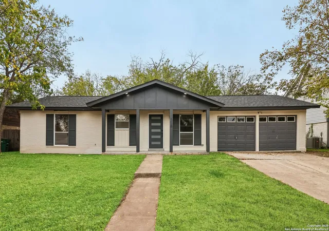 Photo 2 of Sale Pending at 318 Trafalgar, San Antonio, TX 78216 | MLS# 1924508 | Listing updated on 2025-12-30