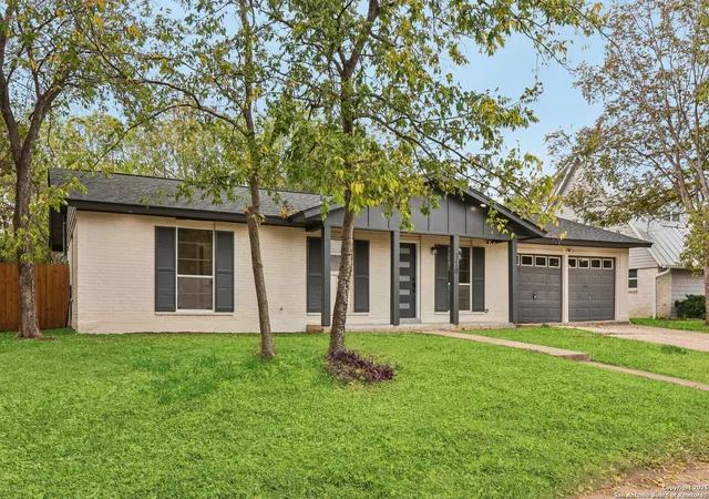 Photo 3 of Sale Pending at 318 Trafalgar, San Antonio, TX 78216 | MLS# 1924508 | Listing updated on 2025-12-30
