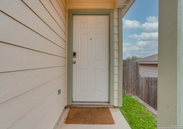 Photo 3 of Sale Pending at 5719 Hickory Cyn, San Antonio, TX 78252 | MLS# 1924519 | Listing updated on 2026-04-14