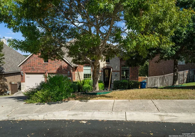 Photo 4 of Sale Pending at 7807 Hermosa Hl, San Antonio, TX 78256 | MLS# 1924531 | Listing updated on 2026-04-29