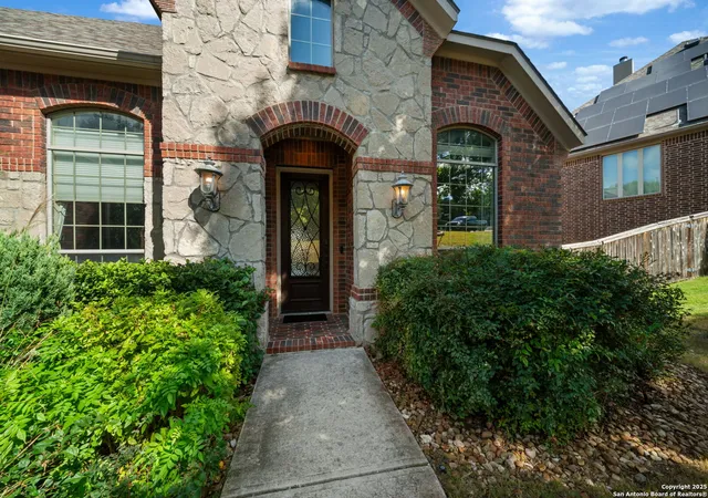 Photo 2 of Sale Pending at 7807 Hermosa Hl, San Antonio, TX 78256 | MLS# 1924531 | Listing updated on 2026-04-29