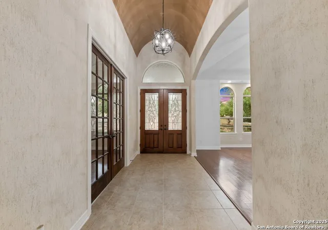 Photo 3 of Sale Pending at 23 Winthrop Downs, San Antonio, TX 78257 | MLS# 1924586 | Listing updated on 2026-01-07