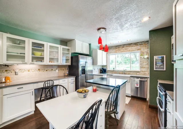 Photo 3 of Sale Pending at 20892 Bluehill Pass, Helotes, TX 78023 | MLS# 1924637 | Listing updated on 2026-04-27
