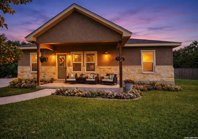 Photo 3 of Sale Pending at 220 Cody, Canyon Lake, TX 78133 | MLS# 1924643 | Listing updated on 2026-05-05