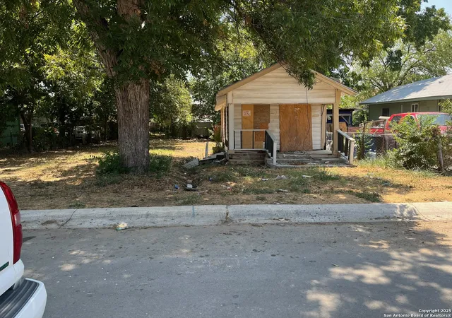 Photo 1 of Land for sale at 136 Alabama, San Antonio, TX 78203 | MLS# 1924645 | Listing updated on 2025-12-03