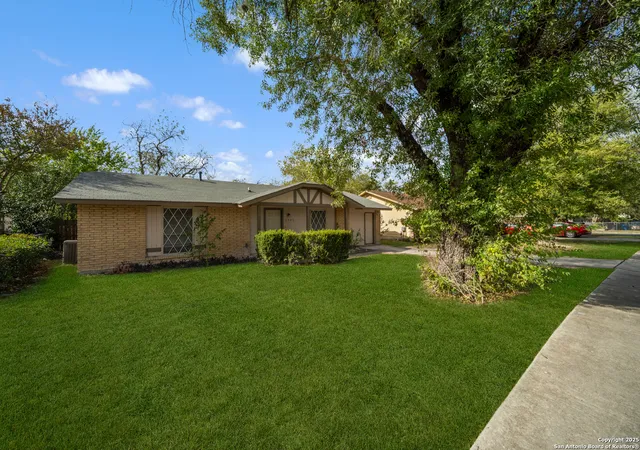 Photo 2 of Single family home for sale at 5806 Castle Hunt, San Antonio, TX 78218 | MLS# 1924652 | Listing updated on 2025-12-03
