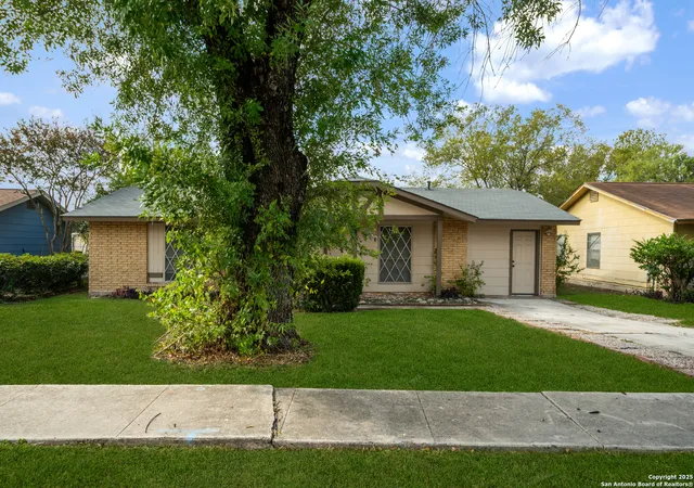 Photo 1 of Single family home for sale at 5806 Castle Hunt, San Antonio, TX 78218 | MLS# 1924652 | Listing updated on 2025-12-03
