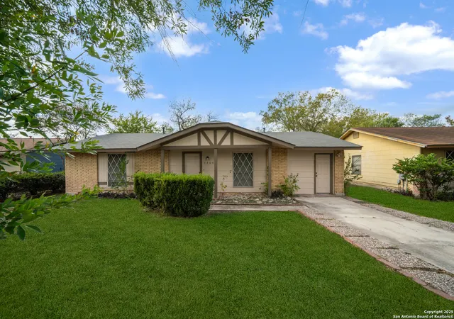 Photo 3 of Single family home for sale at 5806 Castle Hunt, San Antonio, TX 78218 | MLS# 1924652 | Listing updated on 2025-12-03