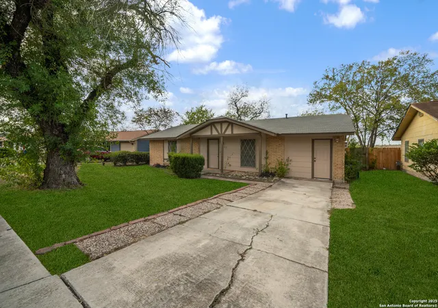 Photo 3 of Single family home for sale at 5806 Castle Hunt, San Antonio, TX 78218 | MLS# 1924652 | Listing updated on 2025-12-03