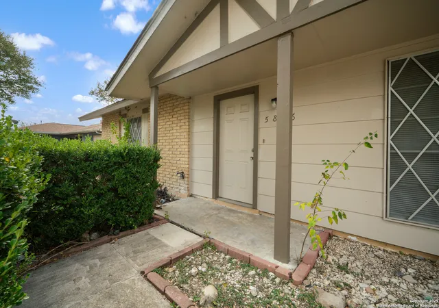 Photo 4 of Single family home for sale at 5806 Castle Hunt, San Antonio, TX 78218 | MLS# 1924652 | Listing updated on 2025-12-03