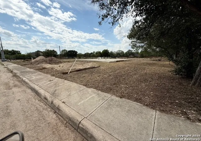 Photo 4 of Land for sale at 2327 Sw 34Th, San Antonio, TX 78237 | MLS# 1924655 | Listing updated on 2026-01-16