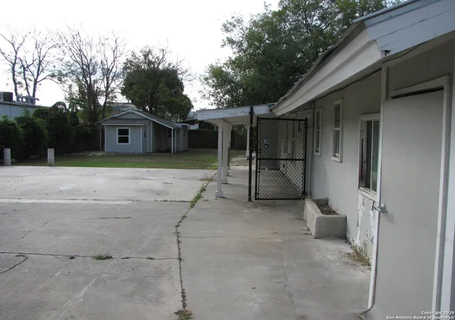Photo 4 of Multi family home for sale at 204 Division, San Antonio, TX 78214 | MLS# 1924662 | Listing updated on 2025-12-02