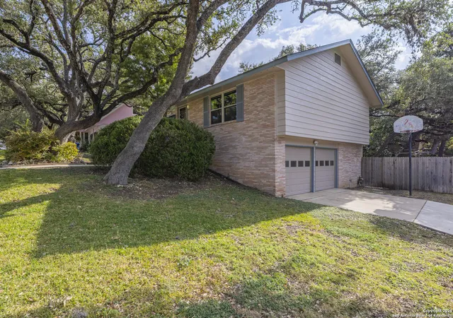 Photo 4 of Sale Pending at 630 Patricia, San Antonio, TX 78216 | MLS# 1924670 | Listing updated on 2026-01-26