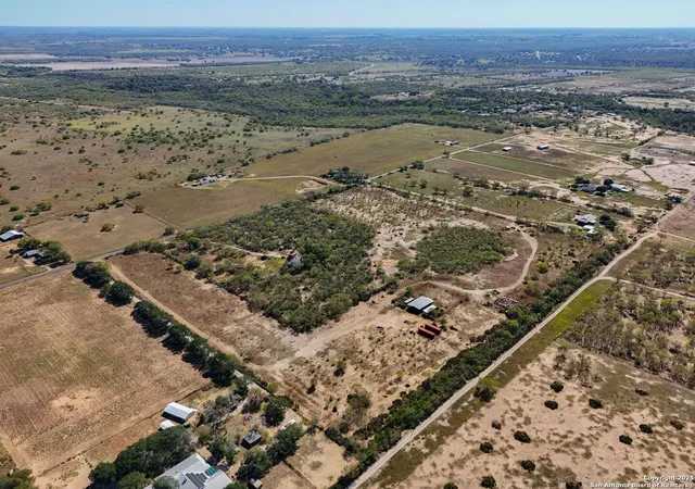 Photo 3 of Sale Pending at 416 County Rd 125, Elmendorf, TX 78112 | MLS# 1924684 | Listing updated on 2026-01-06