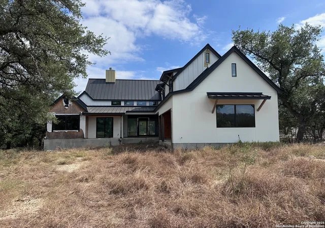 Photo 2 of Single family home for sale at 1742 Paradise Pkwy, Canyon Lake, TX 78133 | MLS# 1924827 | Listing updated on 2026-09-11