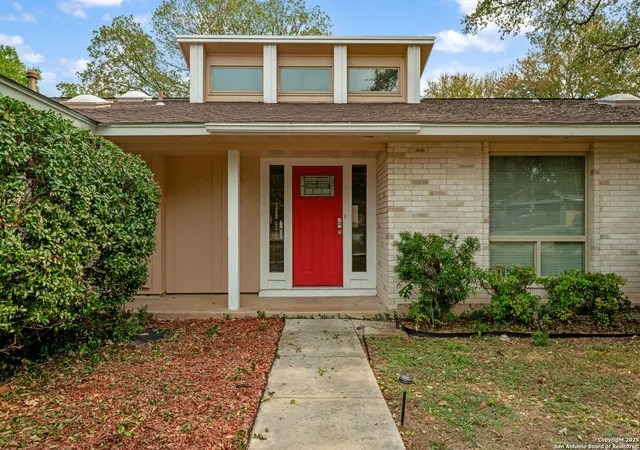 4th image of 210 Sandhill, Universal City, TX 78148 | MLS# 1924852