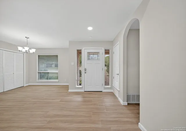 5th image of 210 Sandhill, Universal City, TX 78148 | MLS# 1924852