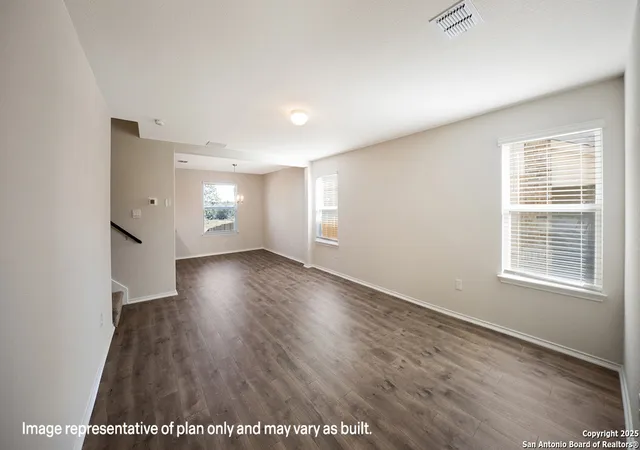 Photo 4 of Sale Pending at 21035 Watercourse Way, San Antonio, TX 78266 | MLS# 1924879 | Listing updated on 2025-12-08
