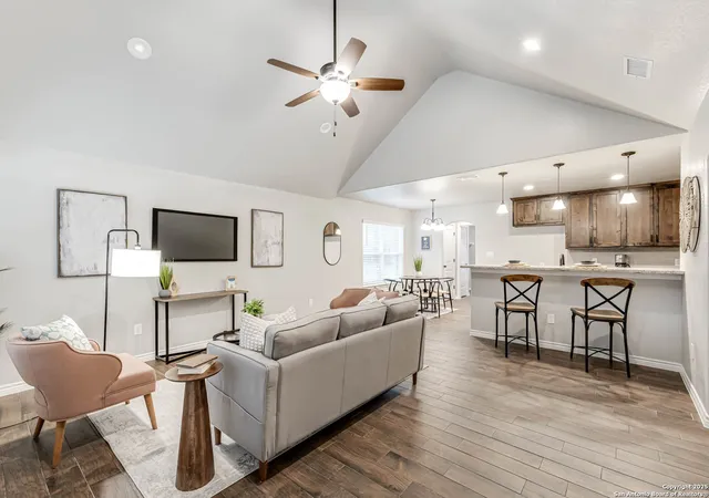 Photo 1 of Single family home for sale at 1316 Cedar Bend, Canyon Lake, TX 78133 | MLS# 1924912 | Listing updated on 2025-12-21
