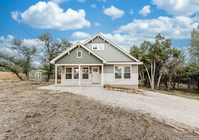 Photo 1 of Single family home for sale at 1316 Cedar Bend, Canyon Lake, TX 78133 | MLS# 1924912 | Listing updated on 2025-12-21