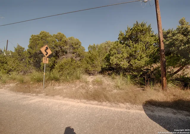 Photo 3 of Land for sale at 354 Ledgeview Dr, Canyon Lake, TX 78133 | MLS# 1924978 | Listing updated on 2025-12-06