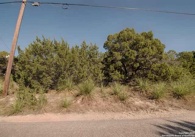 Photo 4 of Land for sale at 354 Ledgeview Dr, Canyon Lake, TX 78133 | MLS# 1924978 | Listing updated on 2025-12-06
