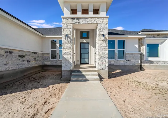 Photo 3 of Sale Pending at 124 Sunset, Cibolo, TX 78108 | MLS# 1925029 | Listing updated on 2026-03-03