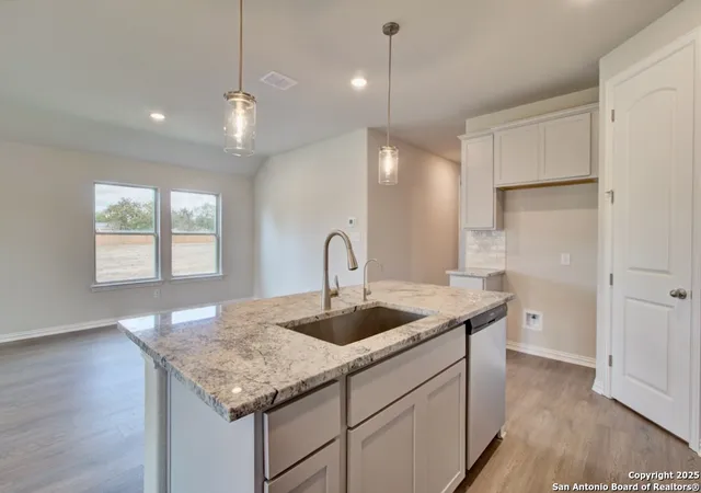 Photo 4 of Single family home for sale at 820 Little Pebble, New Braunfels, TX 78130 | MLS# 1925063 | Listing updated on 2026-02-02