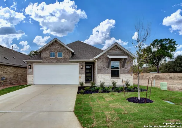 Photo 1 of Single family home for sale at 820 Little Pebble, New Braunfels, TX 78130 | MLS# 1925063 | Listing updated on 2026-02-02