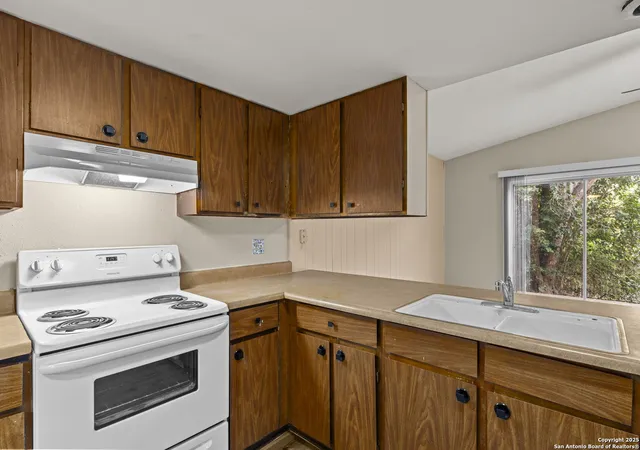 Photo 4 of Sale Pending at 538 Shin Oak, Live Oak, TX 78233 | MLS# 1925074 | Listing updated on 2026-03-31