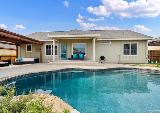 2nd image of 707 Englemann Oak Dr, Fredericksburg, TX 78624 | MLS# 1925118