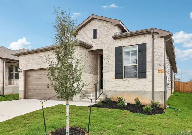 Photo 2 of Single family home for sale at 122 Barton Point, San Marcos, TX 78666 | MLS# 1925177 | Listing updated on 2025-12-07