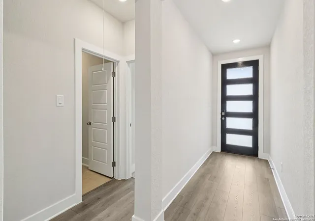 Photo 3 of Single family home for sale at 122 Barton Point, San Marcos, TX 78666 | MLS# 1925177 | Listing updated on 2025-12-07