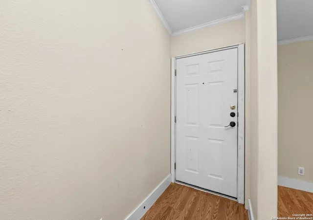 Photo 4 of Sale Pending at 1130 Arcadia Dr, Canyon Lake, TX 78133 | MLS# 1925282 | Listing updated on 2026-01-26