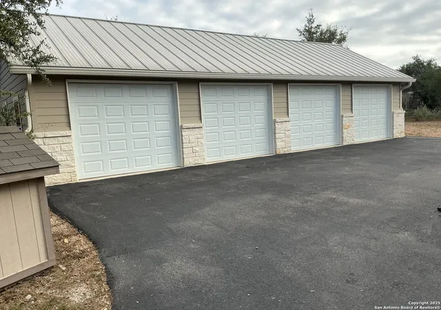 Photo 4 of Single family home for sale at 1524 Freshwater, Bulverde, TX 78163 | MLS# 1925323 | Listing updated on 2026-09-23
