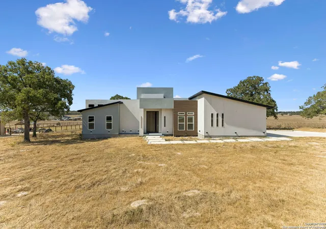 2nd image of 147 Las Palomas, La Vernia, TX 78121 | MLS# 1925330