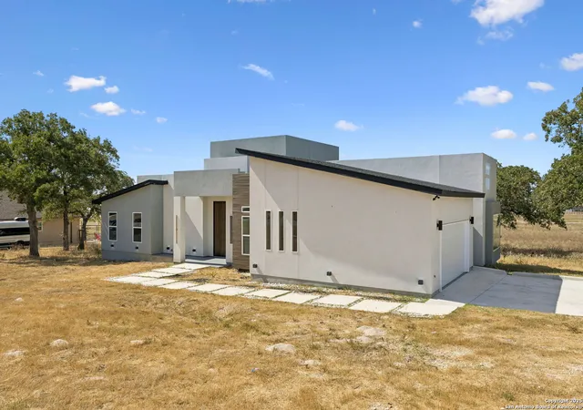 3rd image of 147 Las Palomas, La Vernia, TX 78121 | MLS# 1925330