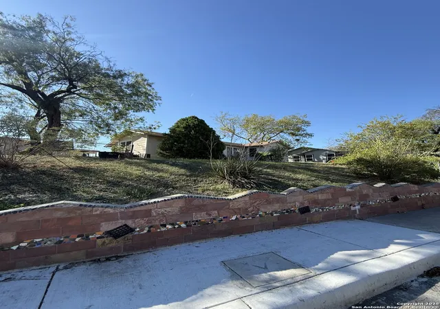 2nd image of 736 Fulton, San Antonio, TX 78212 | MLS# 1925331
