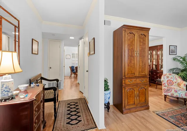 5th image of 7834 Broadway, San Antonio, TX 78209