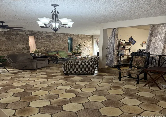 Photo 4 of Sale Pending at 1422 Sunshine, San Antonio, TX 78228 | MLS# 1925412 | Listing updated on 2026-01-14
