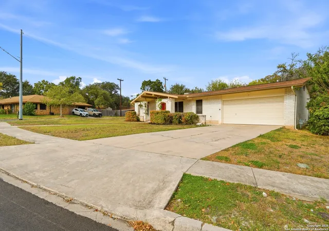 5th image of 3715 Minthill Dr, San Antonio, TX 78230 | MLS# 1925426