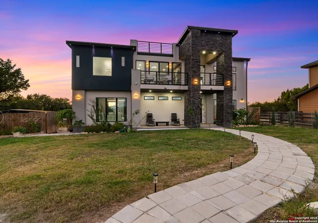 Photo 1 of Single family home for sale at 629 Lake Island Dr, Canyon Lake, TX 78133 | MLS# 1925429 | Listing updated on 2026-08-03