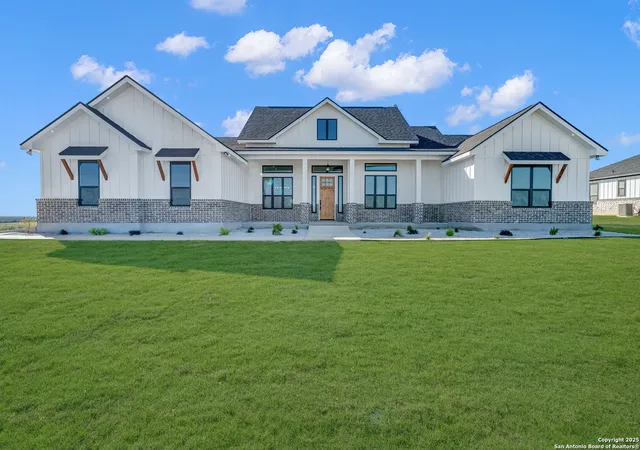 Photo 1 of Single family home for sale at 162 Estates Dr, La Vernia, TX 78121 | MLS# 1925434 | Listing updated on 2026-01-21