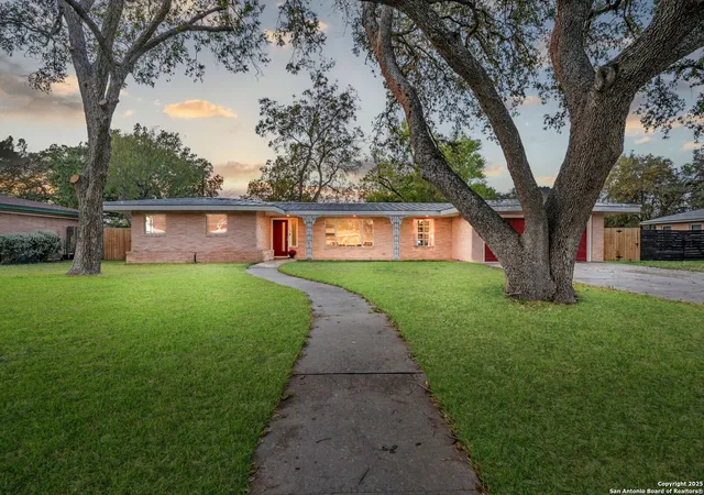 Photo 2 of Sale Pending at 212 Atwater, San Antonio, TX 78213 | MLS# 1925480 | Listing updated on 2026-01-06