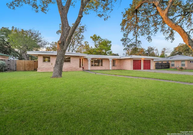 Photo 3 of Sale Pending at 212 Atwater, San Antonio, TX 78213 | MLS# 1925480 | Listing updated on 2026-01-06