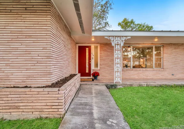 Photo 3 of Sale Pending at 212 Atwater, San Antonio, TX 78213 | MLS# 1925480 | Listing updated on 2026-01-06