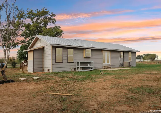 2nd image of 5054/5080 Odaniel, Seguin, TX 78155 | MLS# 1925488